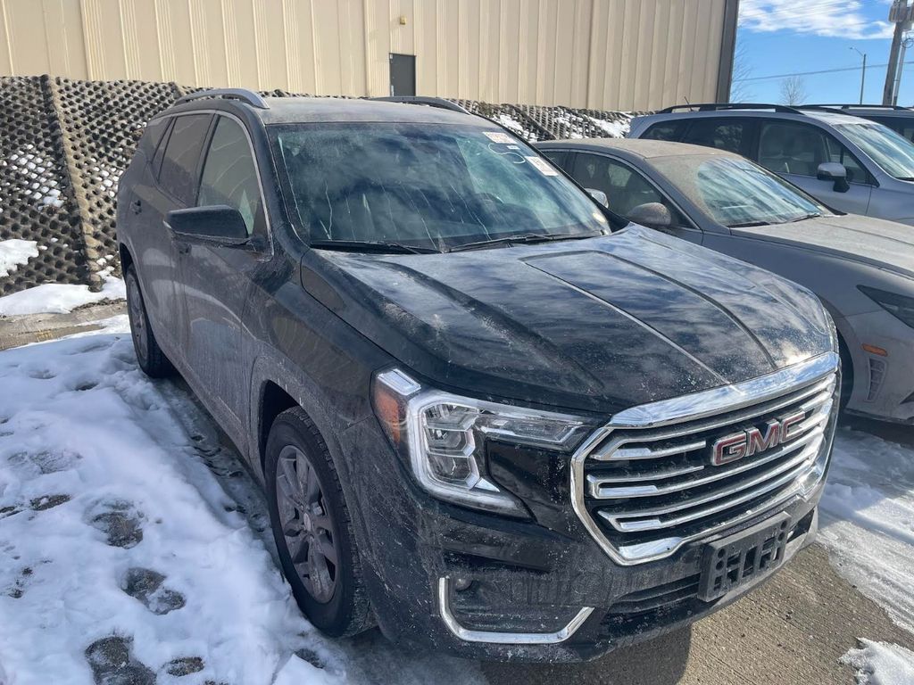 2023 GMC Terrain SLT's photo