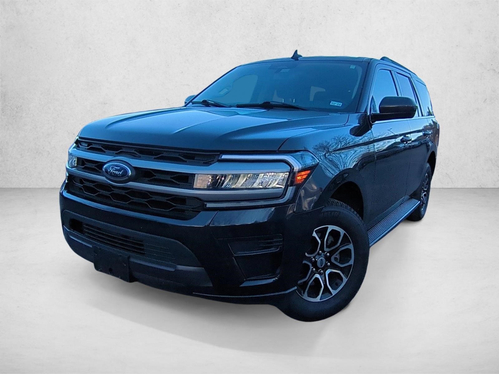 2022 Ford Expedition XLT's photo