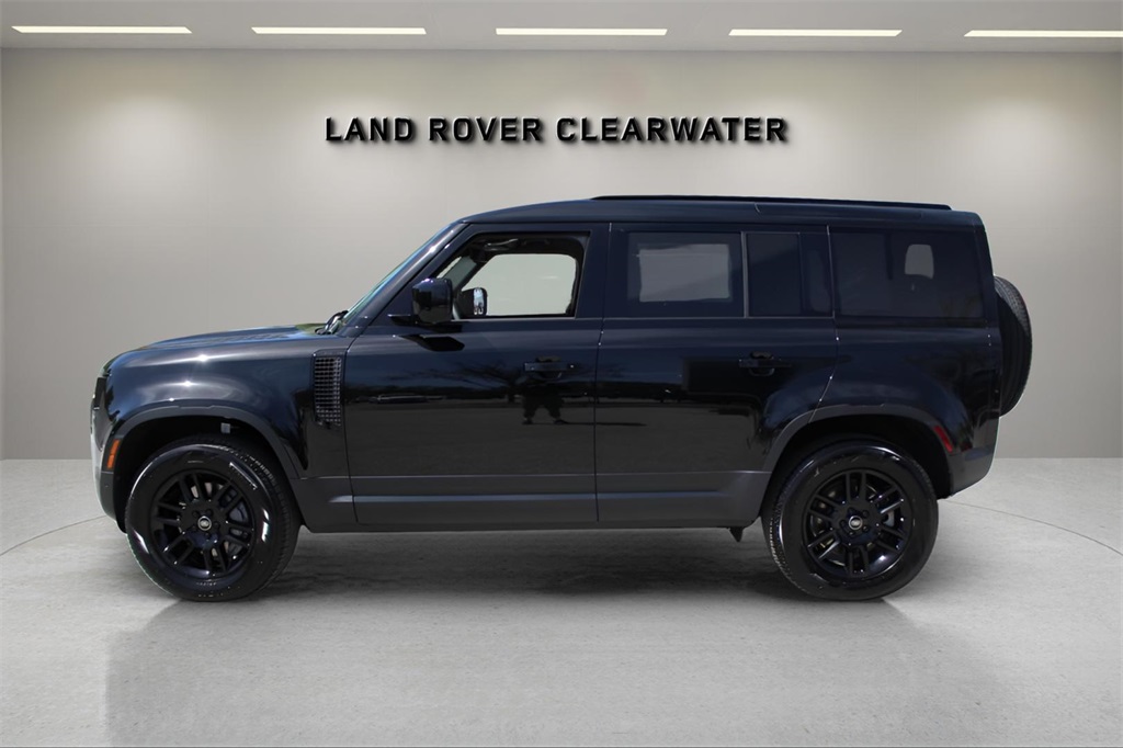 2025 Land Rover Defender 110 S photo 2