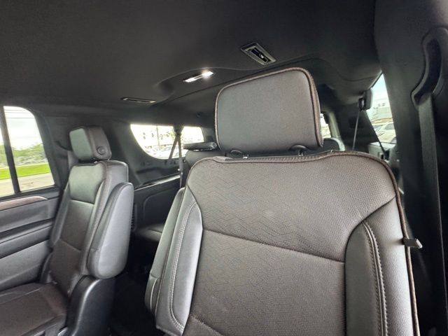 2021 Chevrolet Suburban High Country photo 20
