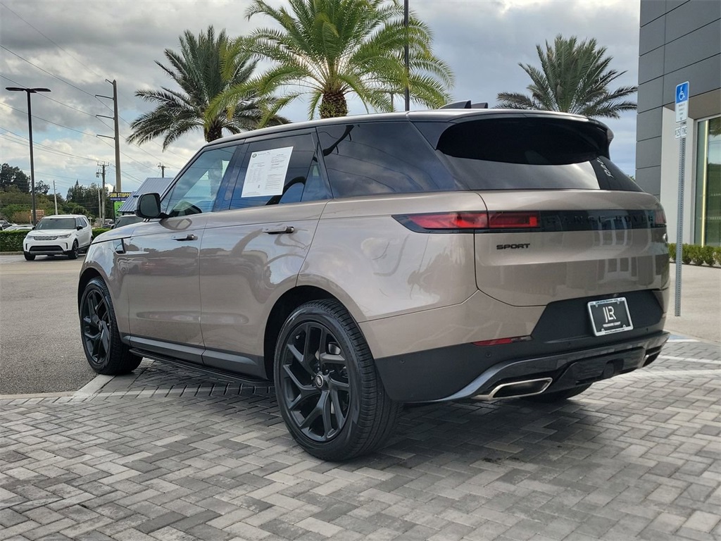 2023 Land Rover Range Rover Sport SE photo 3