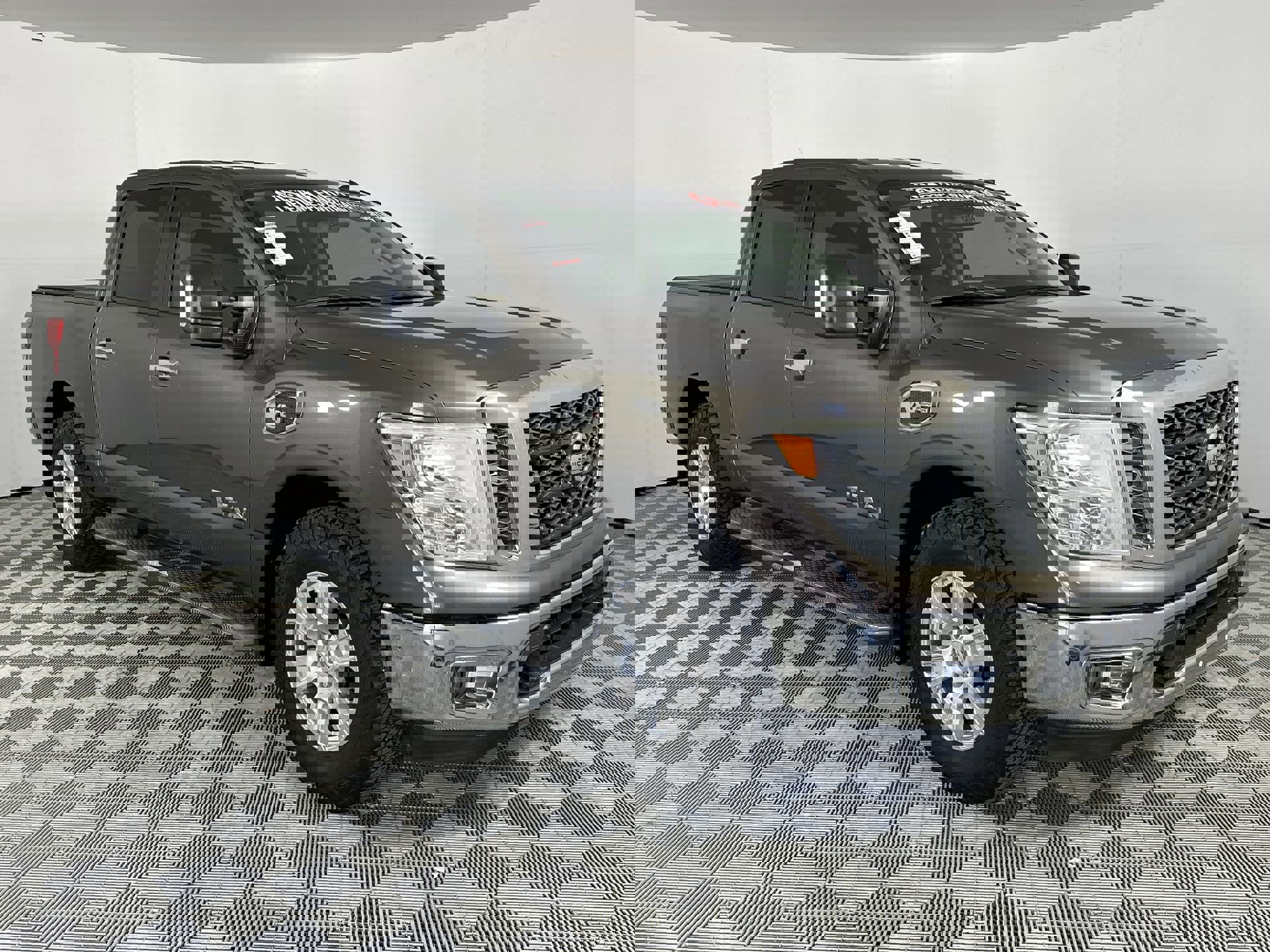 1N6AA1E50HN512221