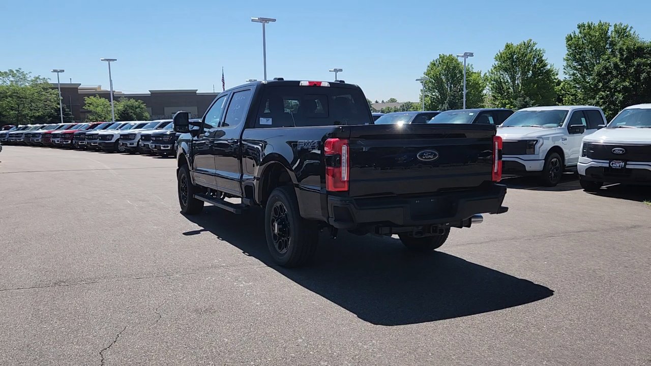 2025 Ford F-250 Lariat photo 3