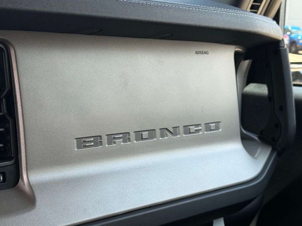 2025 Ford Bronco Outer Banks photo 9