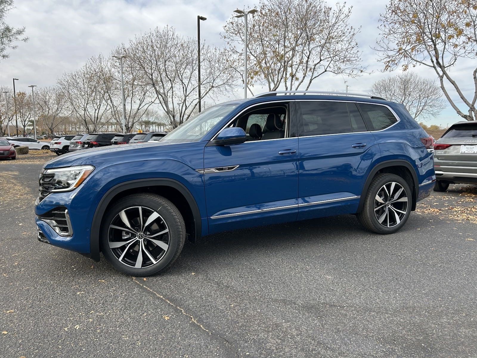 2025 Volkswagen Atlas SEL Premium R-Line photo 21