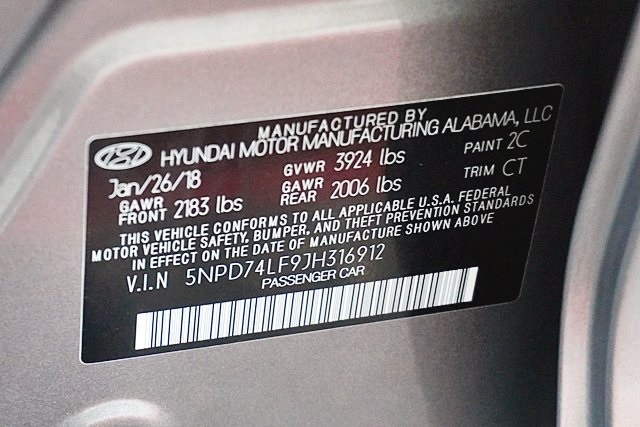Used 2018 Gray Hyundai SE image 25