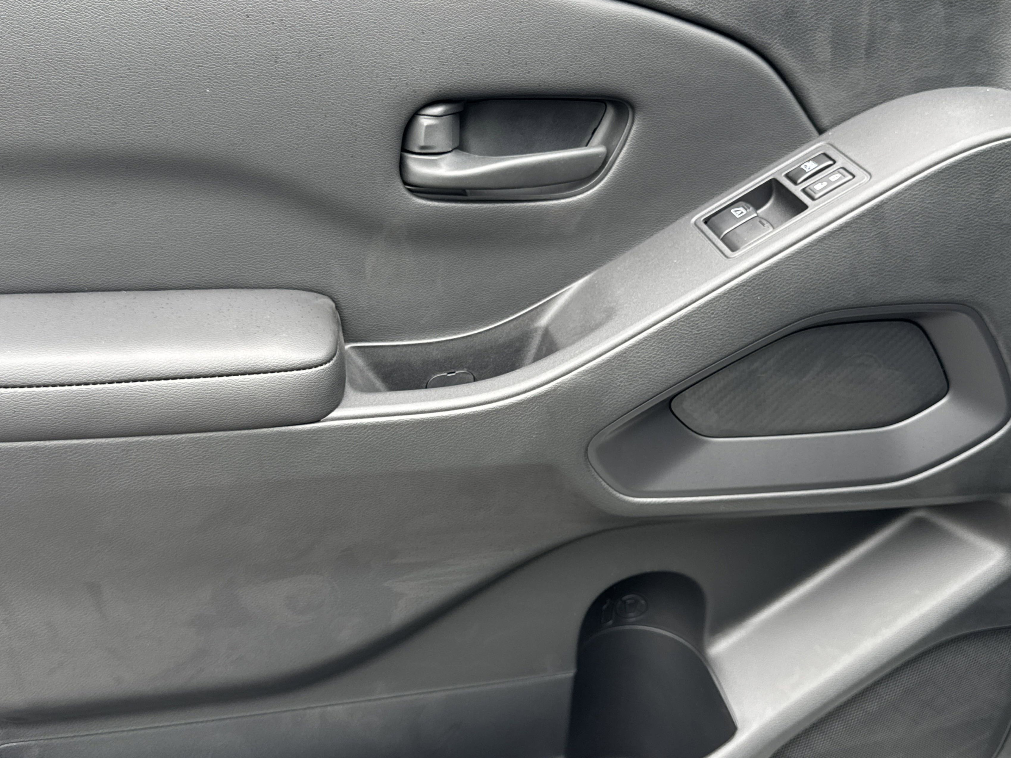 2025 Nissan Frontier S photo 2