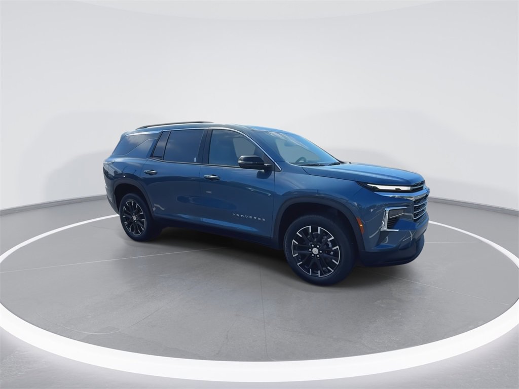 2026 Chevrolet Traverse photo 2