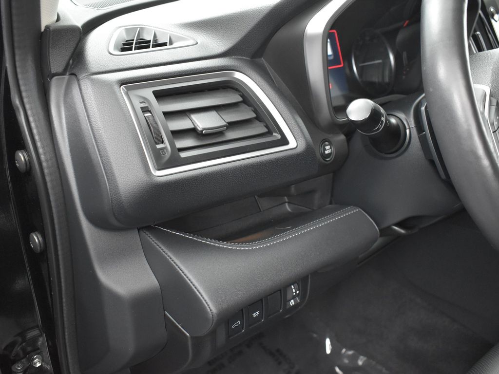 2023 Subaru Ascent Touring photo 3