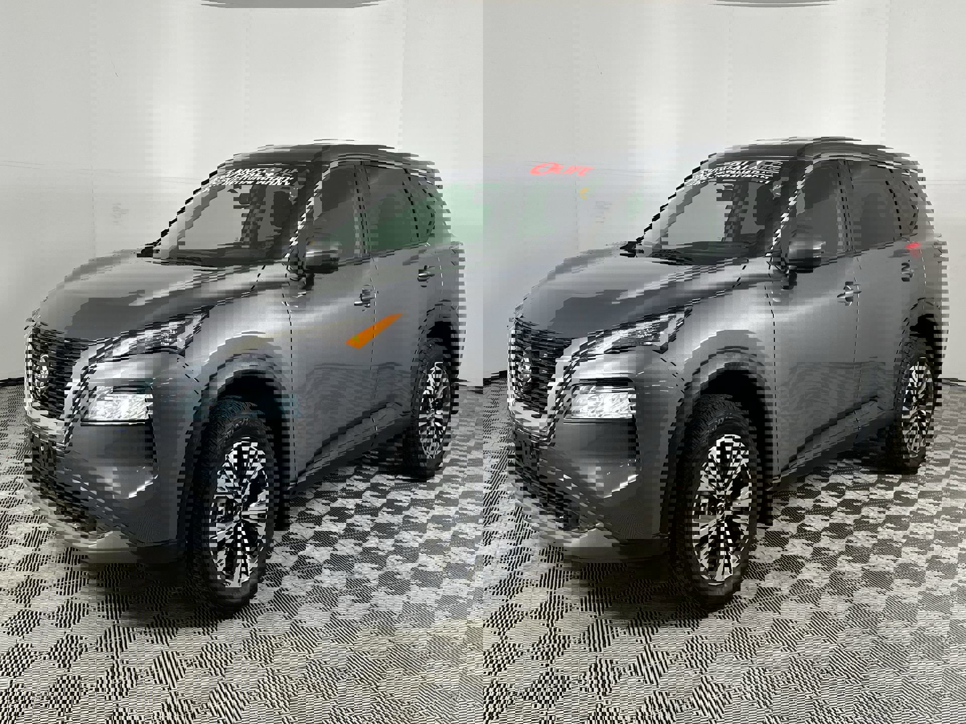 2022 Nissan Rogue SV photo 2