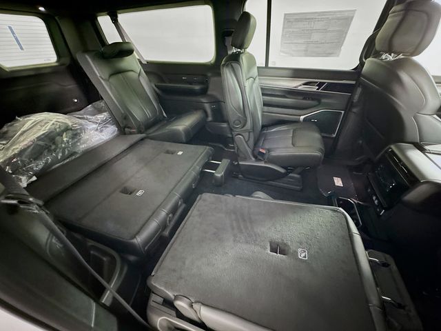2025 Jeep Wagoneer L Series II Carbide photo 27