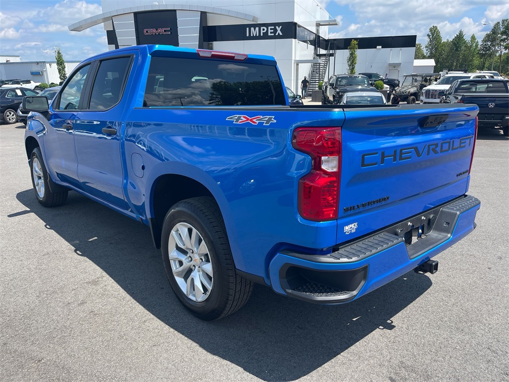 2025 Chevrolet Silverado 1500 Custom photo 2