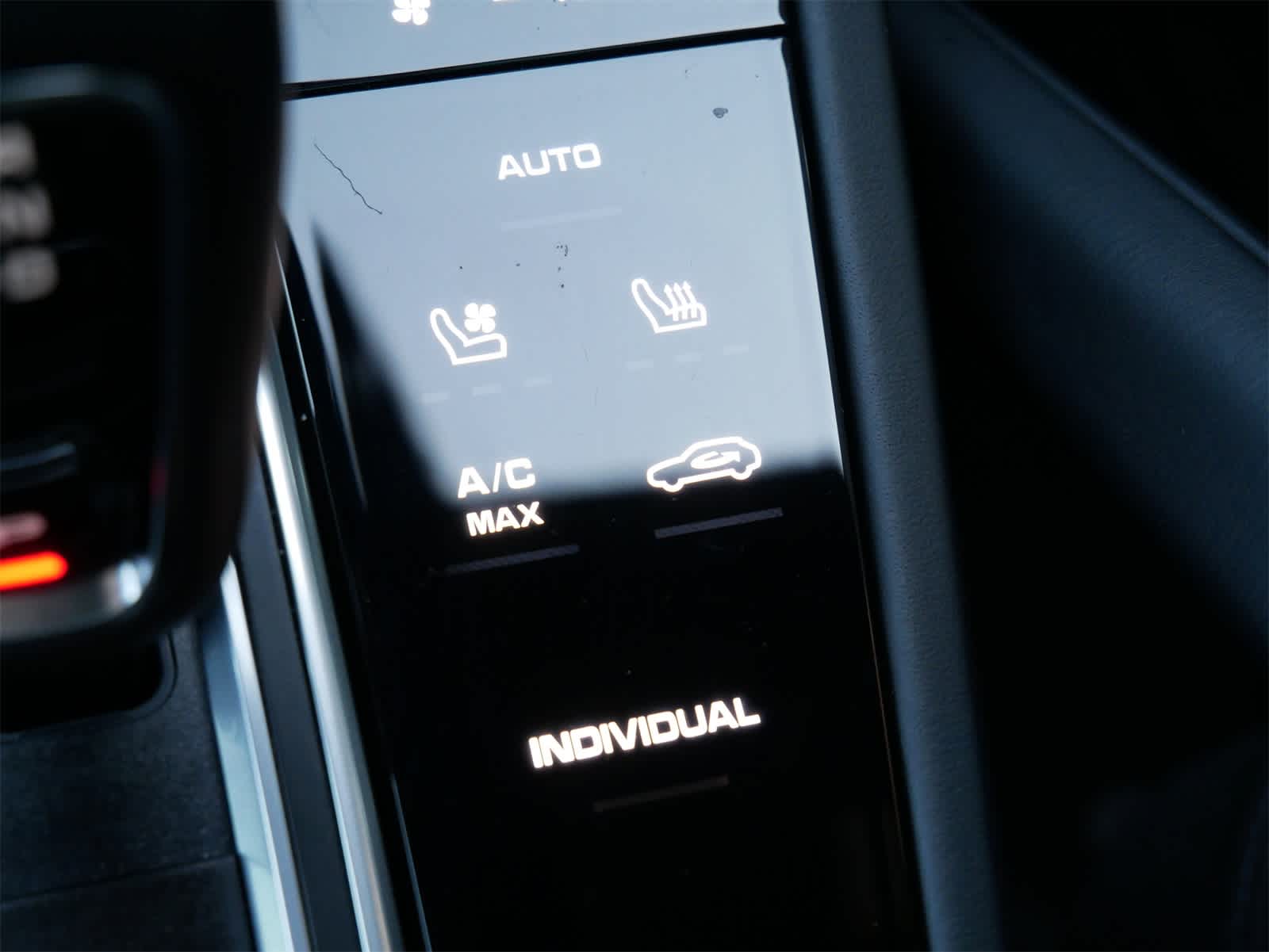 2023 Porsche Cayenne Platinum Edition photo 16