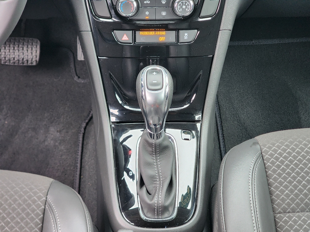 2020 Buick Encore Preferred photo 12