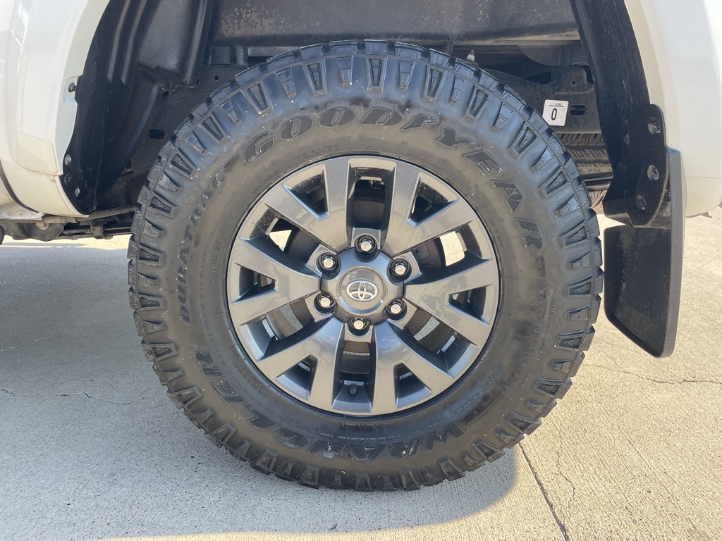2023 Toyota Tacoma SR5 photo 16