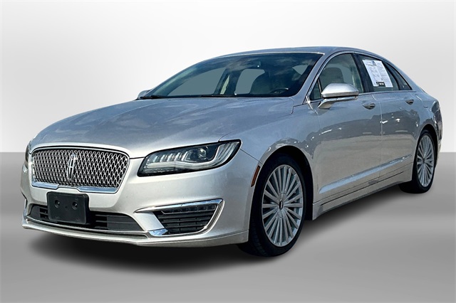 2017 Lincoln MKZ Reserve photo 3