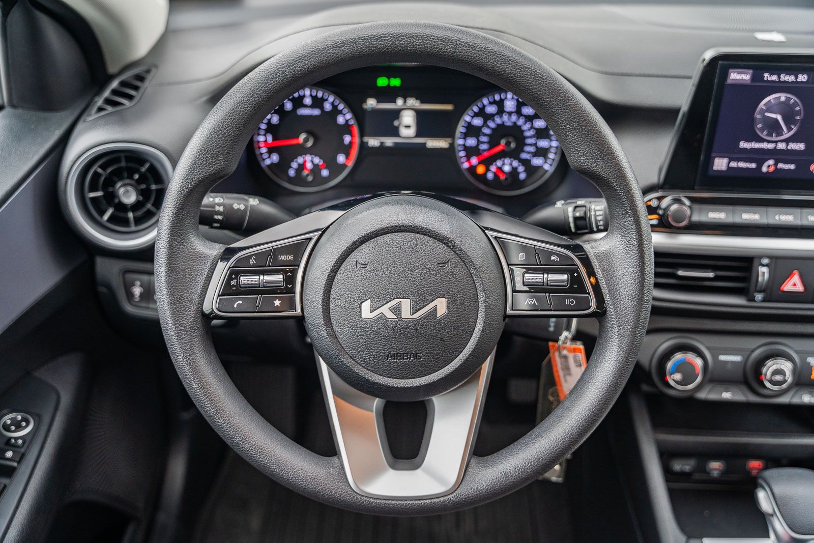 2024 Kia Forte LXS photo 21