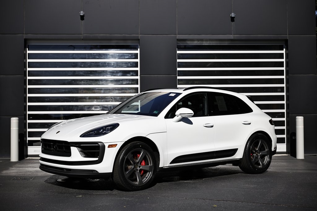 2023 Porsche Macan S's photo