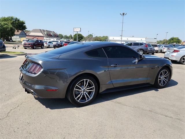 2017 Ford Mustang GT photo 2