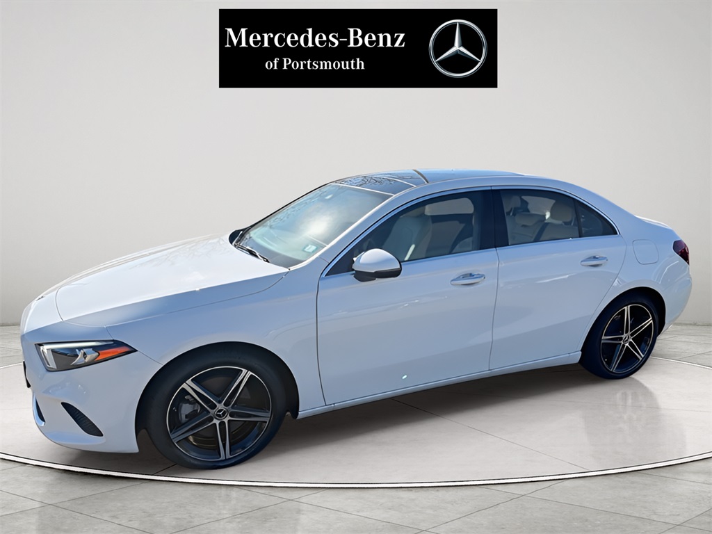 2022 Mercedes-Benz A-Class A220's photo