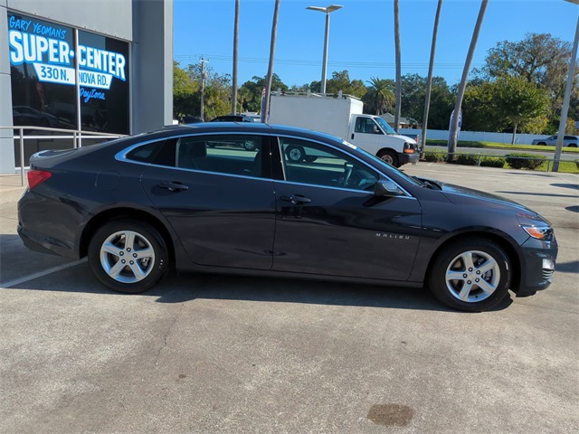 2025 Chevrolet Malibu LS photo 2