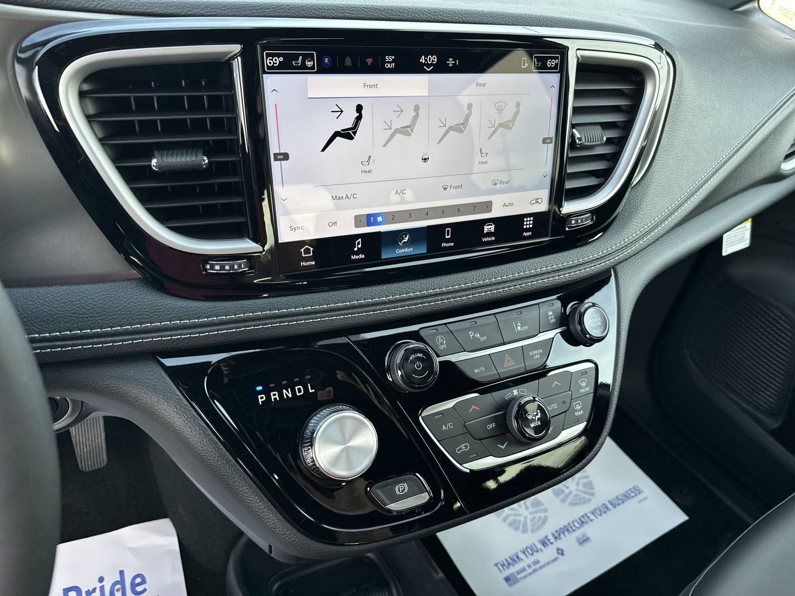 2025 Chrysler Pacifica photo 25