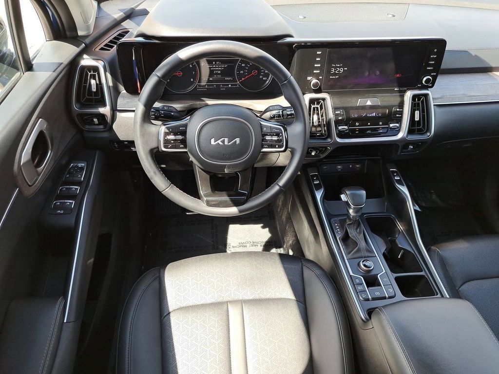 2023 Kia Sorento EX photo 16