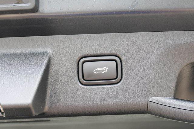 New 2025 Black Hyundai SEL Convenience FWD image 7