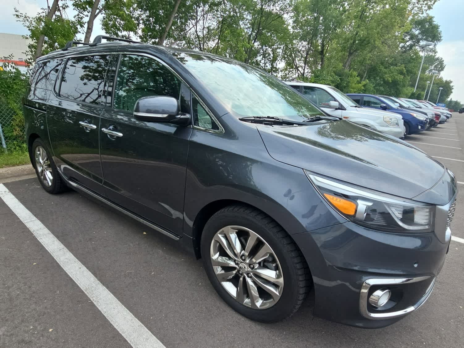 Used 2016 Kia Sedona SX Limited with VIN KNDME5C11G6184635 for sale in Hopkins, Minnesota