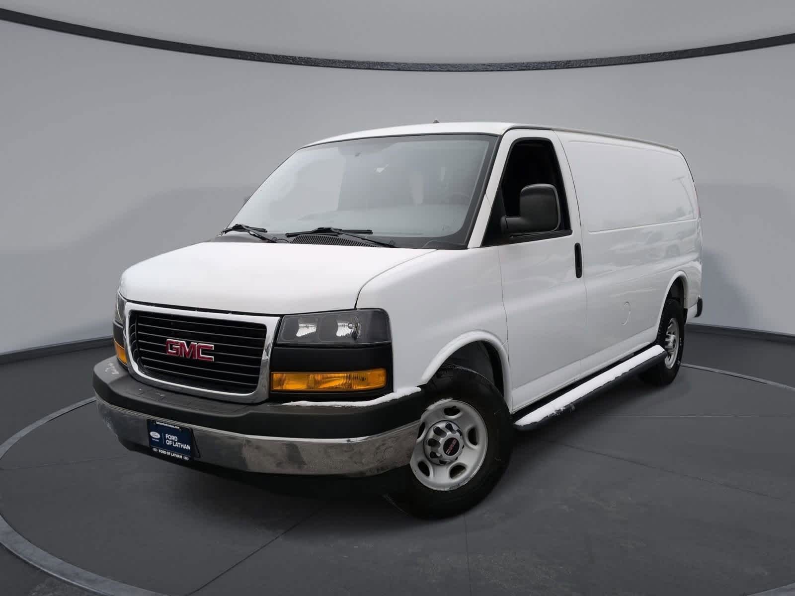 2018 GMC Savana Cargo Work Van's photo
