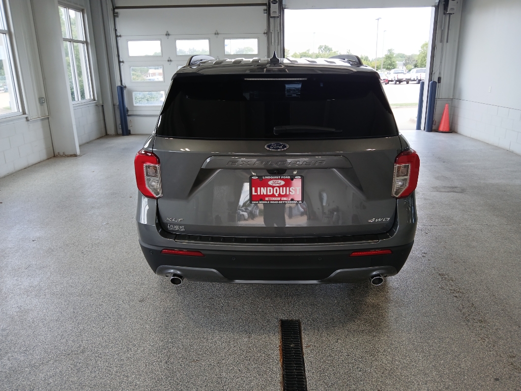 2023 Ford Explorer XLT photo 7