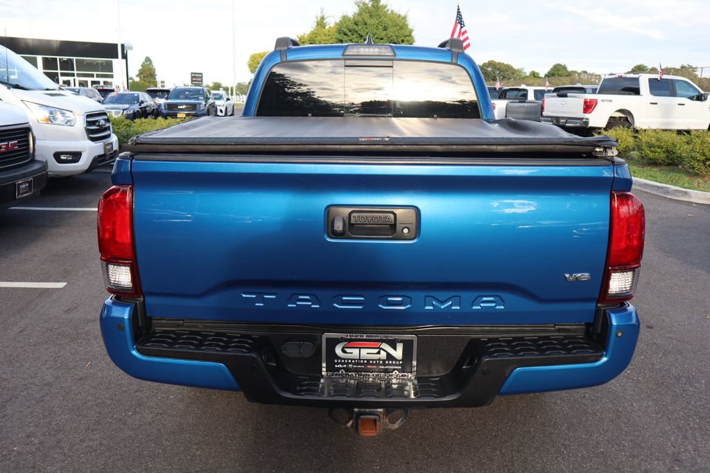 2018 Toyota Tacoma TRD Sport photo 5