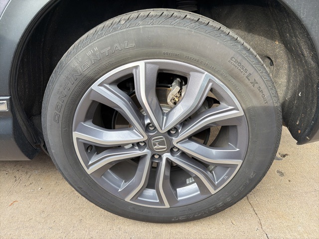 2022 Honda CR-V Touring photo 3