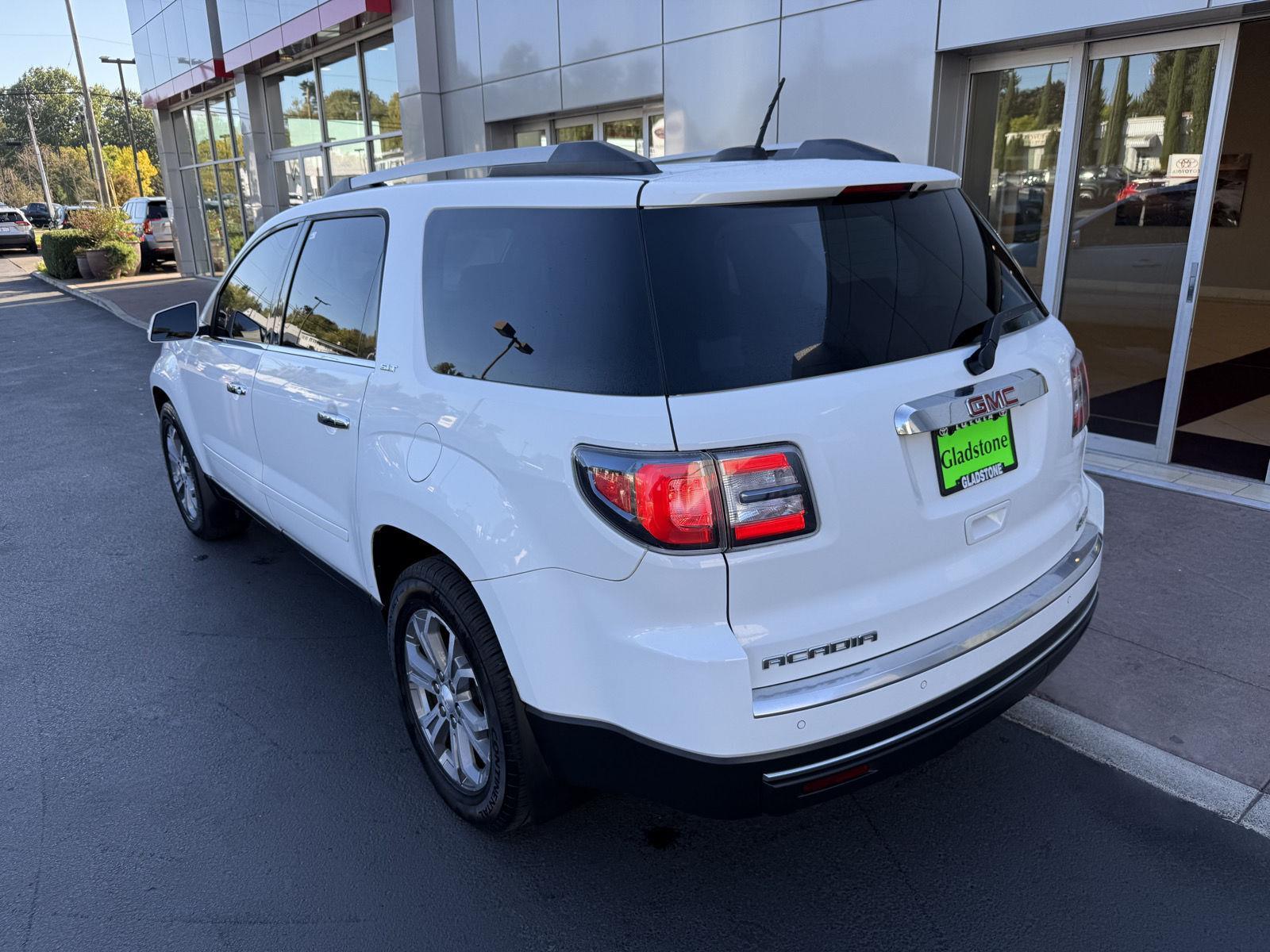2016 Gmc Acadia SLT photo 2