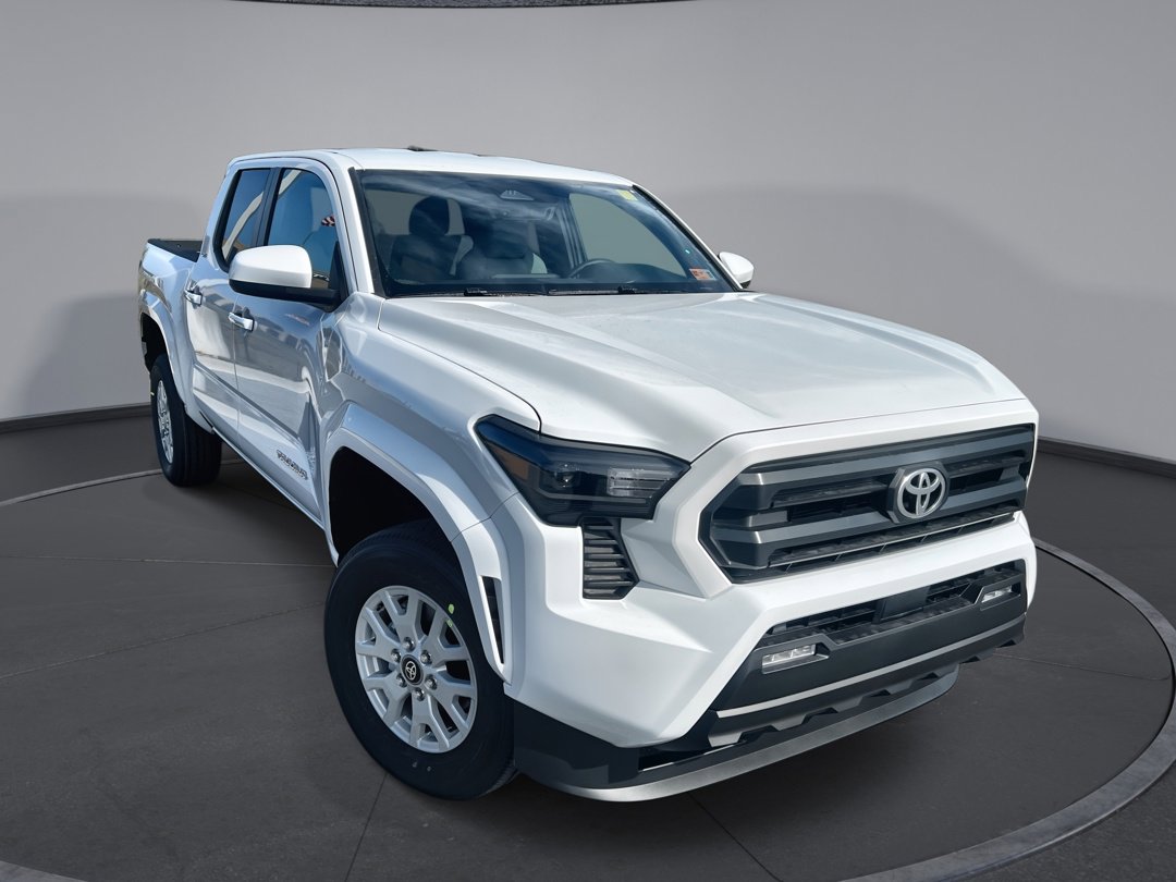 2025 Toyota Tacoma SR5's photo