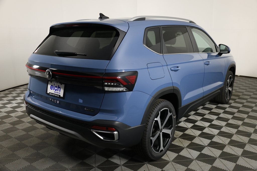 2025 Volkswagen Taos SEL photo 3