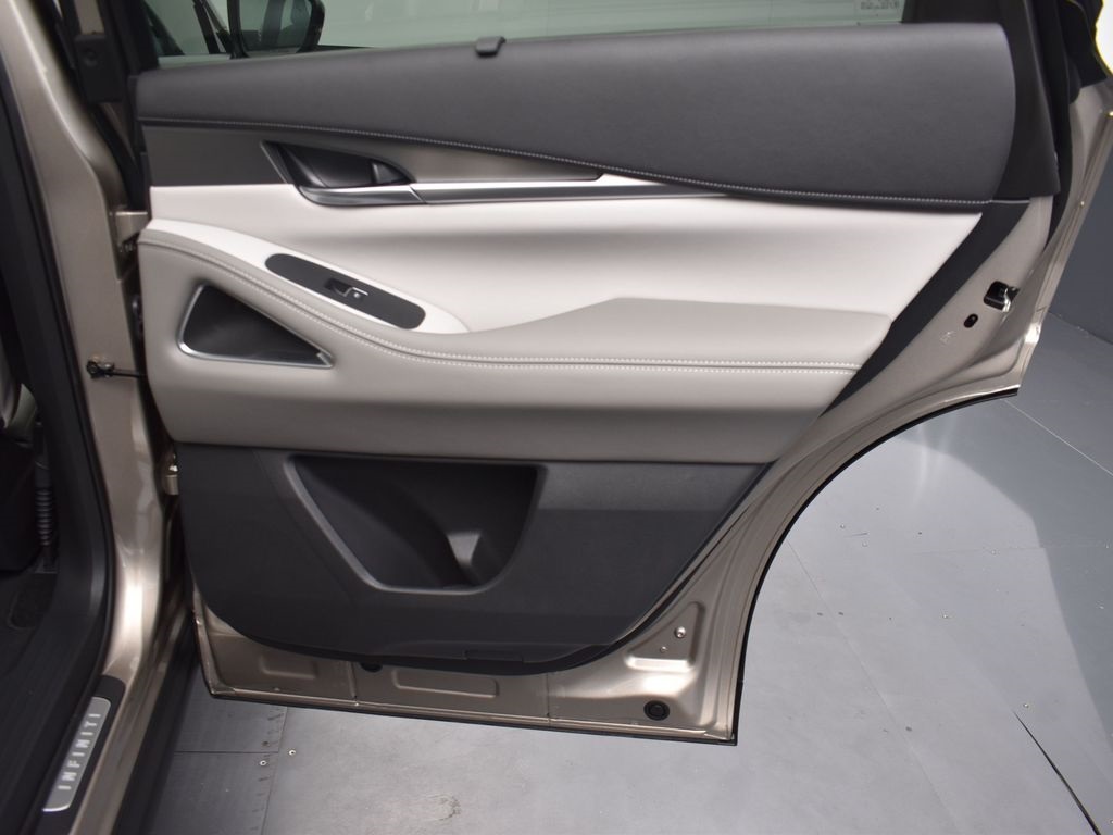 2026 Infiniti QX60 Luxe photo 17