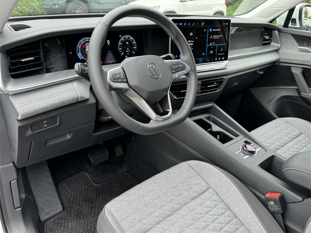 2025 Volkswagen Tiguan S photo 2