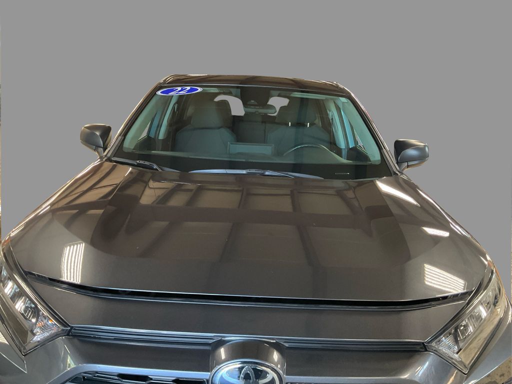 2022 Toyota RAV4 LE photo 20