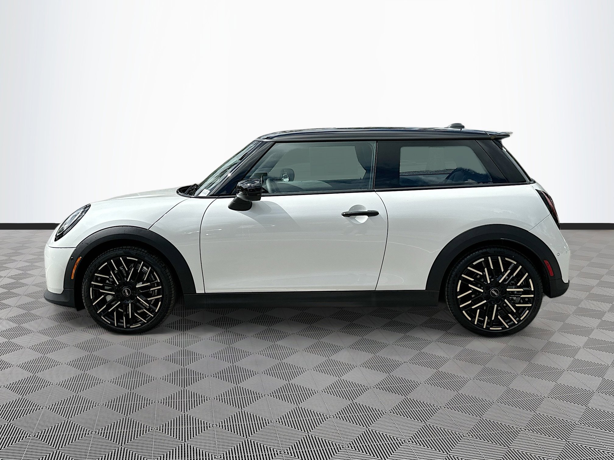 2025 Mini Cooper 2 Door Hardtop S photo 4