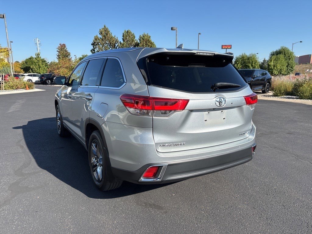2017 Toyota Highlander Limited Platinum photo 3