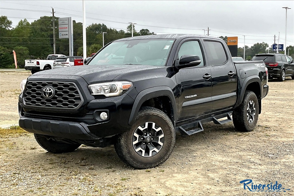 2022 Toyota Tacoma TRD Off-Road photo 3