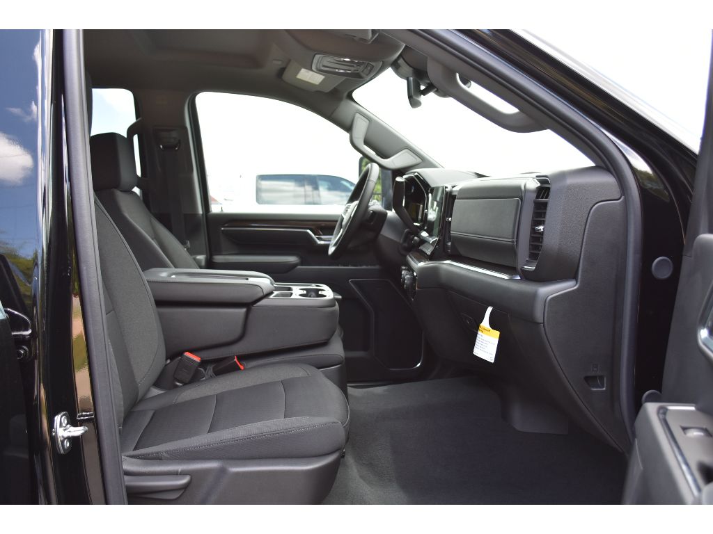 2025 Chevrolet Silverado 2500HD LT photo 16