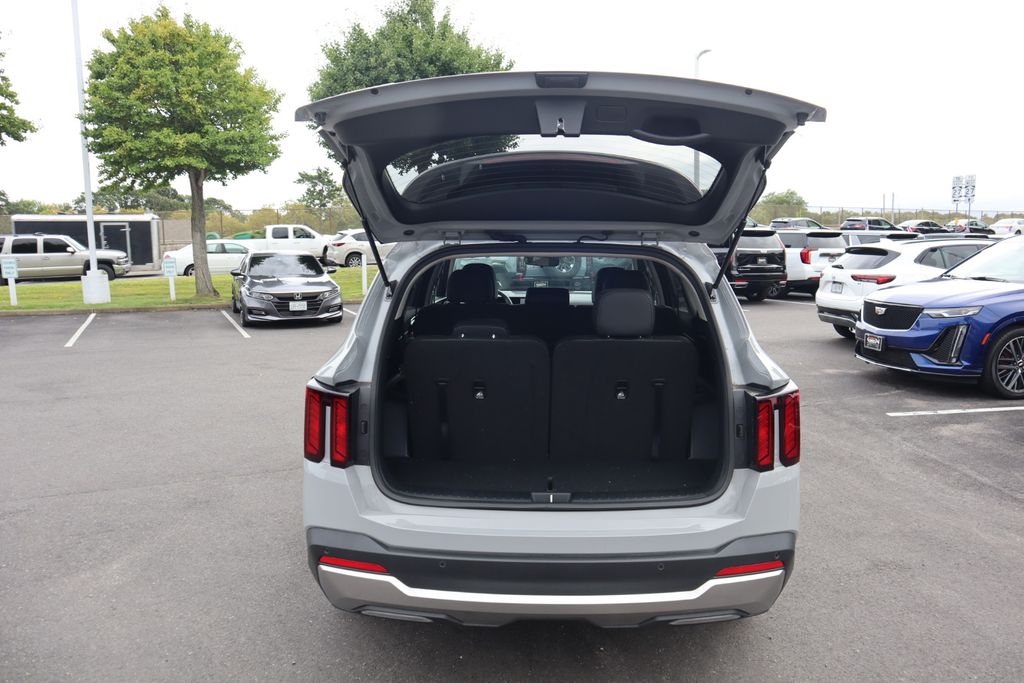 2025 Kia Sorento S photo 29