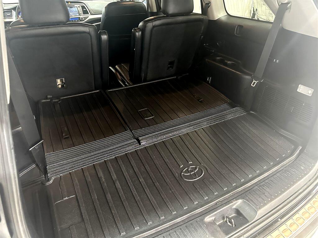 2018 Toyota Highlander XLE photo 33