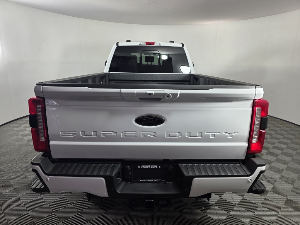 2025 Ford F-350 Lariat photo 4