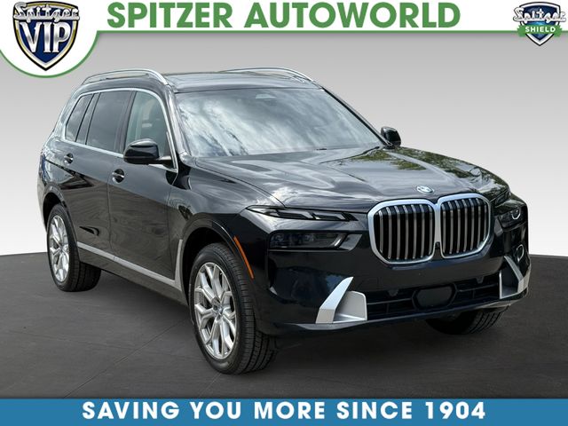 2023 BMW X7 40i's photo