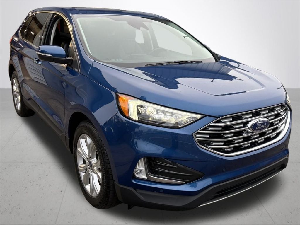2022 Ford Edge Titanium photo 5
