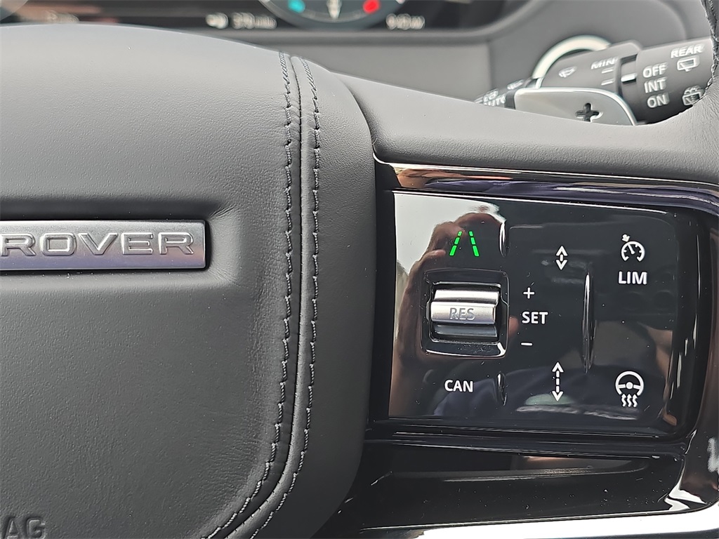 2026 Land Rover Range Rover Velar SE photo 18