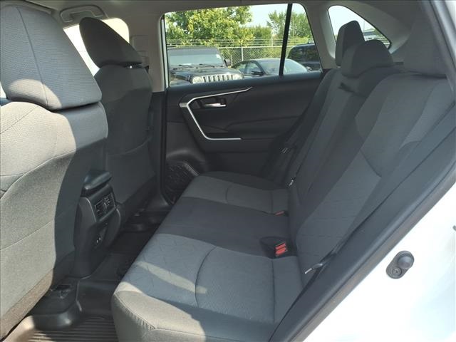 2021 Toyota RAV4 XLE photo 12
